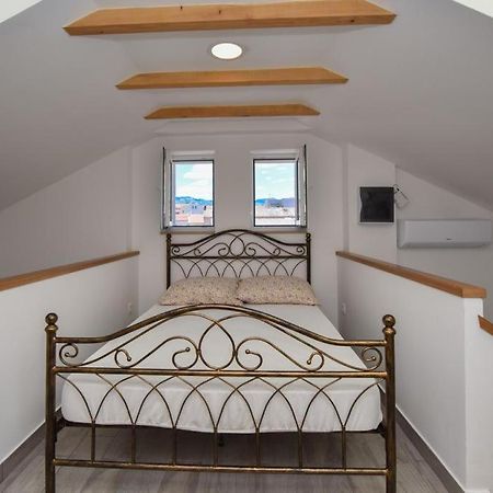 Tissa-Novalja Apartment Bagian luar foto